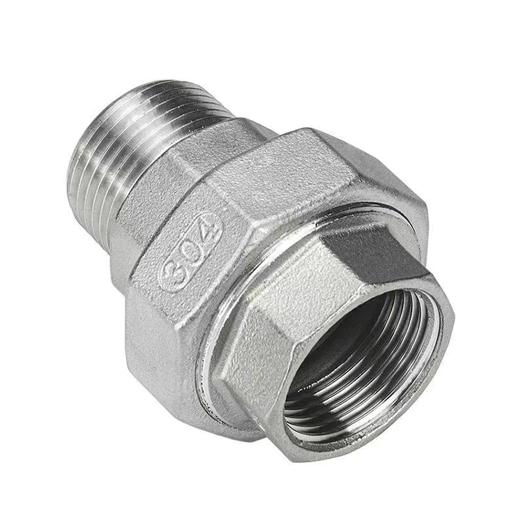 Schnellinstallierbare Verbindung zwischen Stecker und Buchse